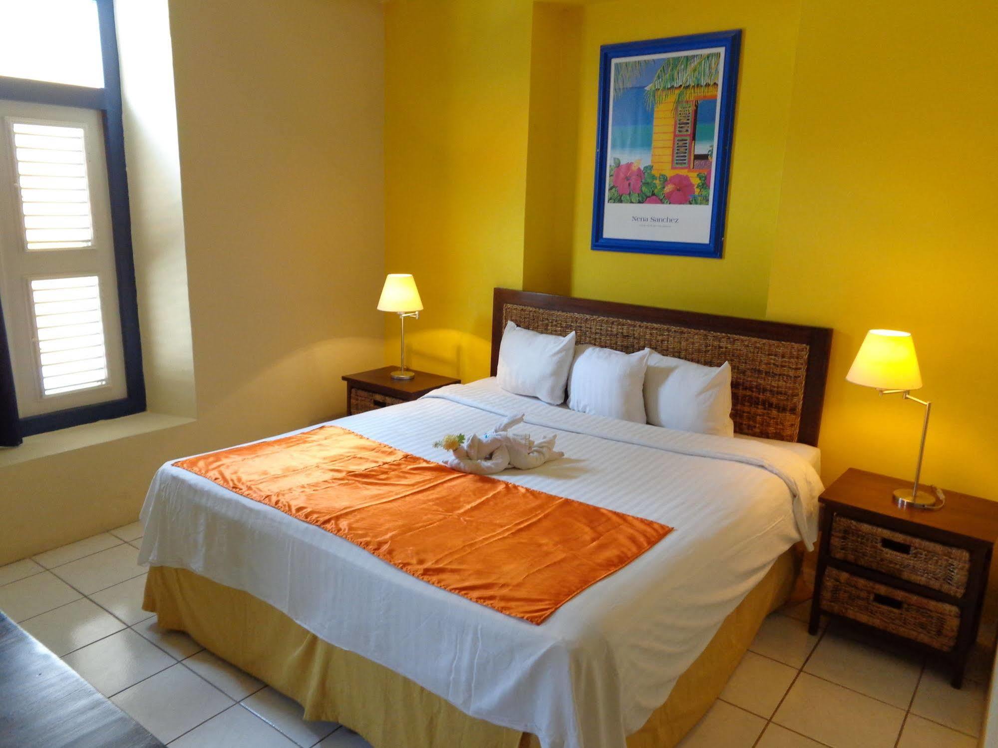 Academy Hotel Curacao Виллемстад Экстерьер фото
